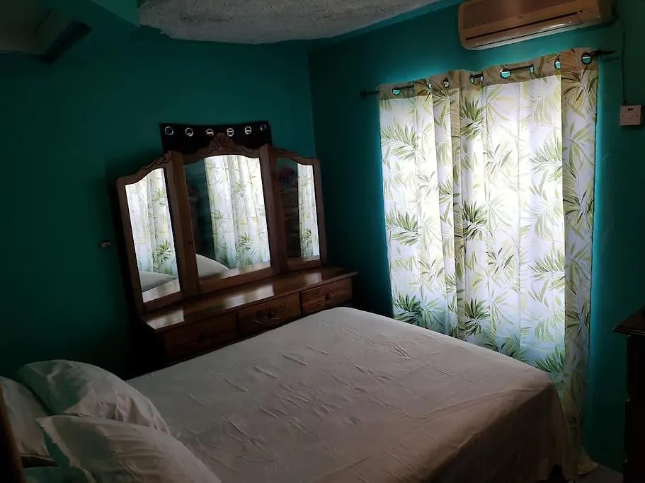 Queste Ochi Town House Ocho Rios Jamaika